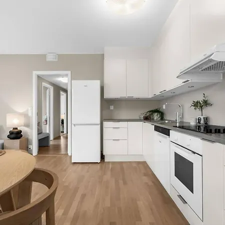 Entire 3 Bedrooms 2 Bathrooms On Lren